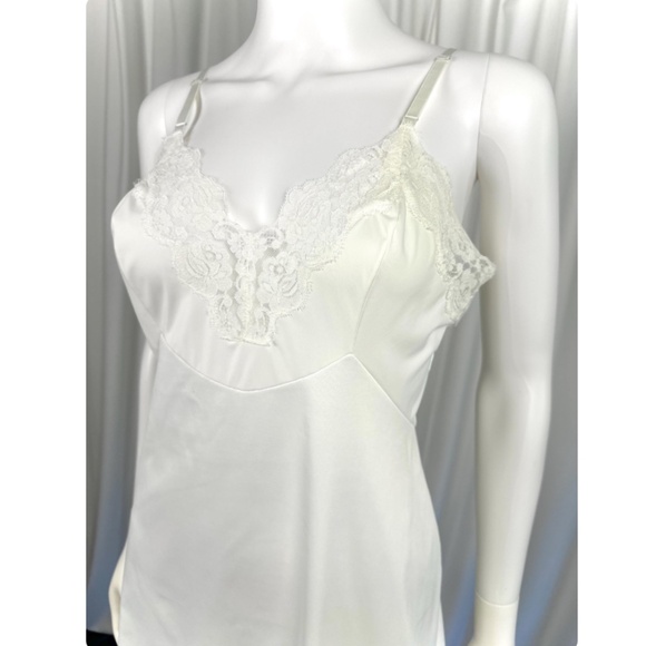 Vintage Vanity Fair Bridal White Slip Dress with Floral Lace Trim • Small - Picture 7 of 10